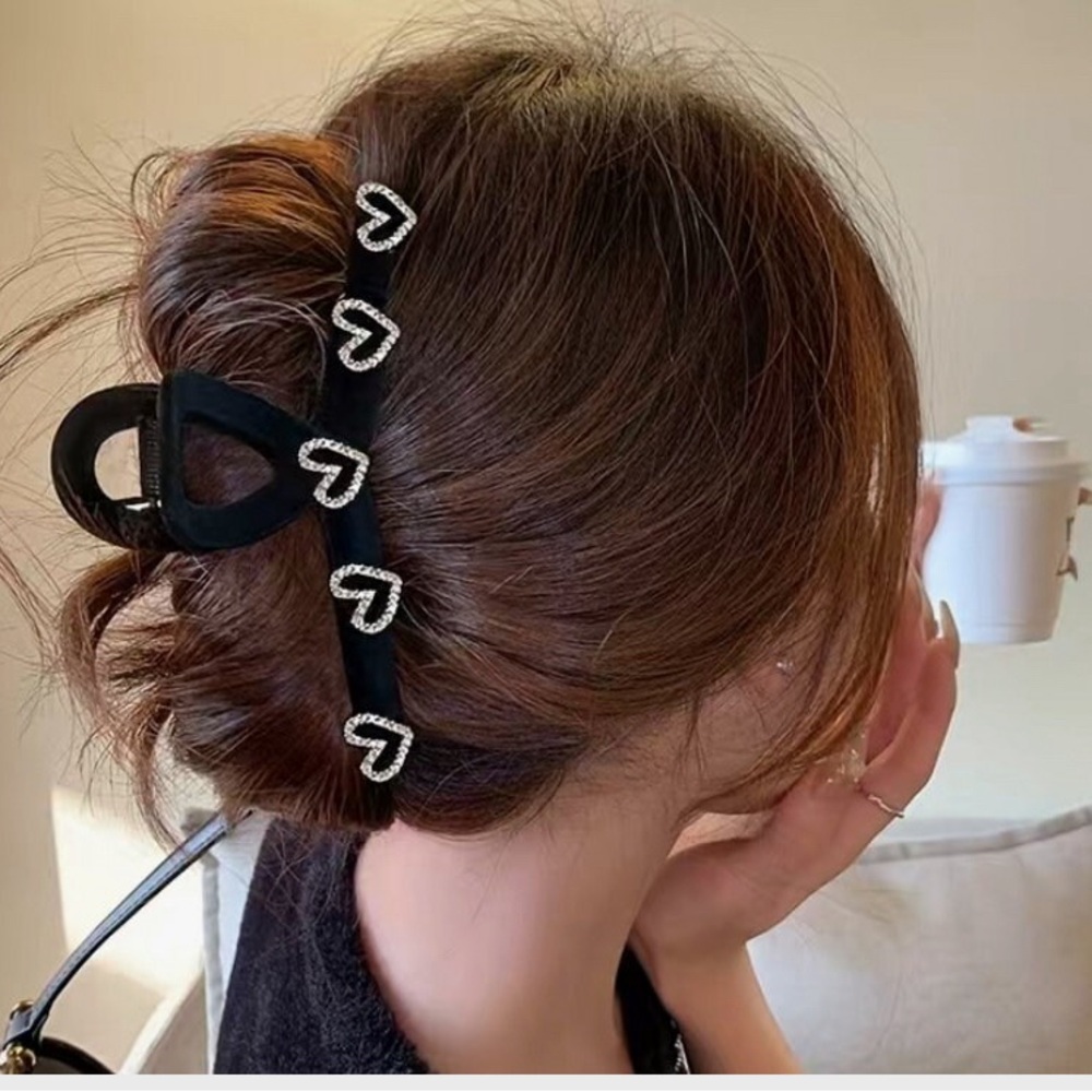 Rhinestone heart claw clip hair barrette